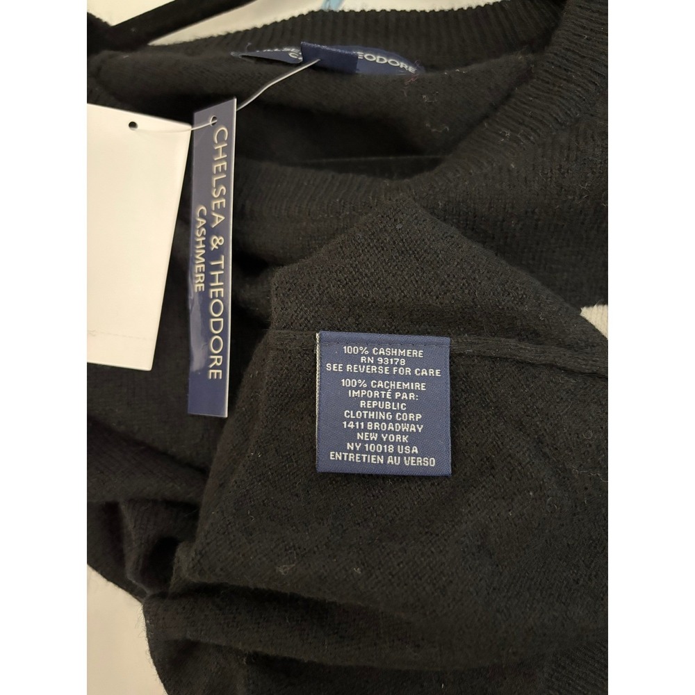 NWT Chelsea Theodore Sweater Women's Size Small Black Frost White Cashmere Heart - Picture 3 of 5